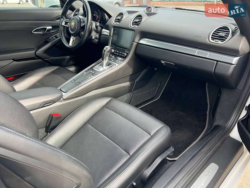 Купе Porsche Cayman 2017 в Києві