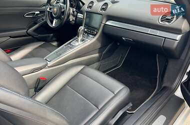 Купе Porsche Cayman 2017 в 