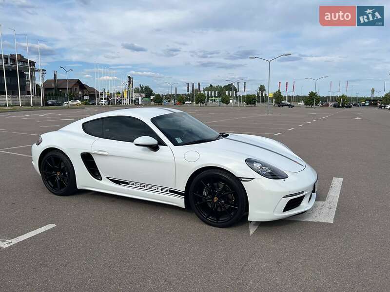 Купе Porsche Cayman 2017 в Києві
