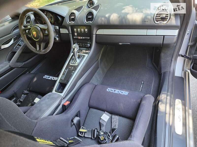Купе Porsche Cayman 2021 в Киеве