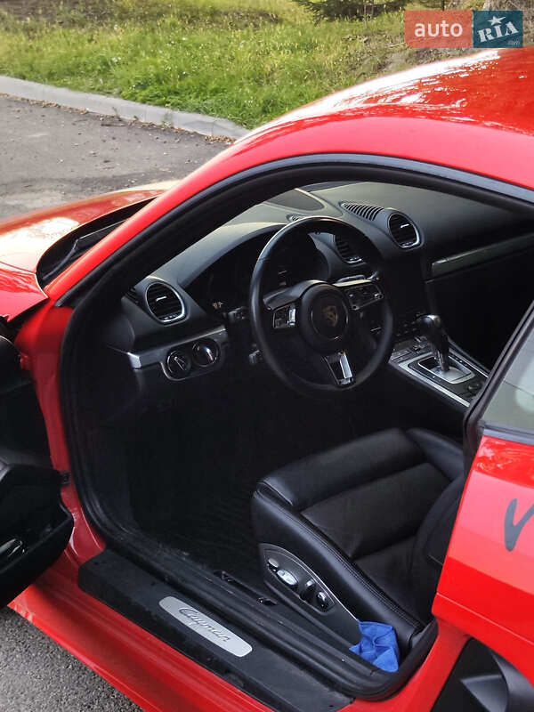 Купе Porsche Cayman 2017 в Луцке