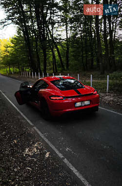 Купе Porsche Cayman 2017 в 
