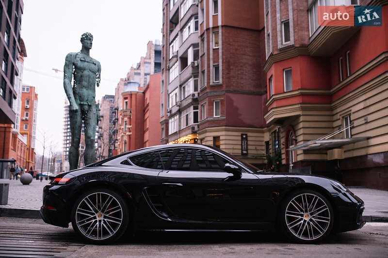 Купе Porsche Cayman 2017 в Днепре