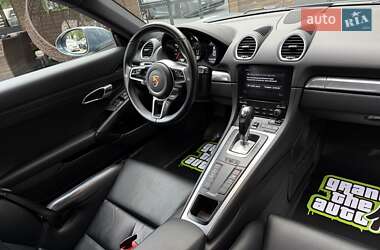 Купе Porsche Cayman 2018 в 