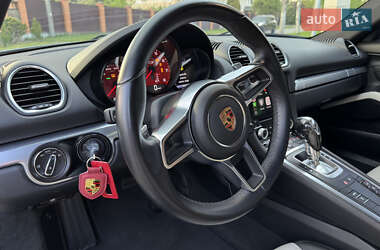 Купе Porsche Cayman 2018 в 