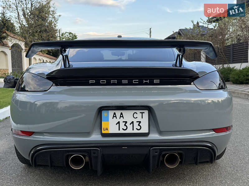 Купе Porsche Cayman 2018 в Киеве