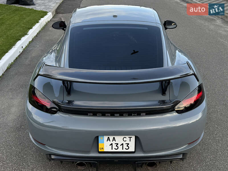 Купе Porsche Cayman 2018 в Киеве
