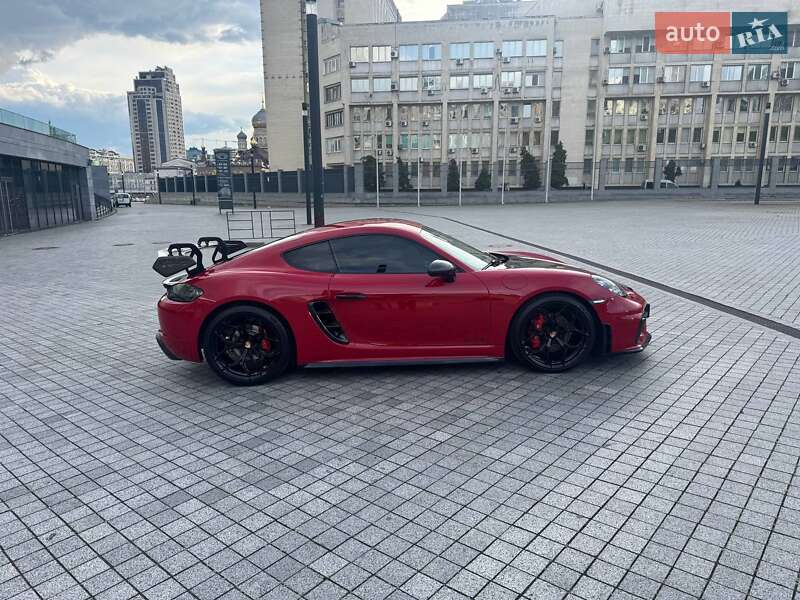Купе Porsche Cayman 2018 в Киеве