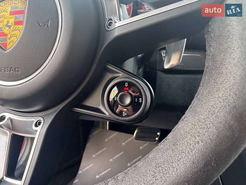 Купе Porsche Cayman 2018 в Киеве
