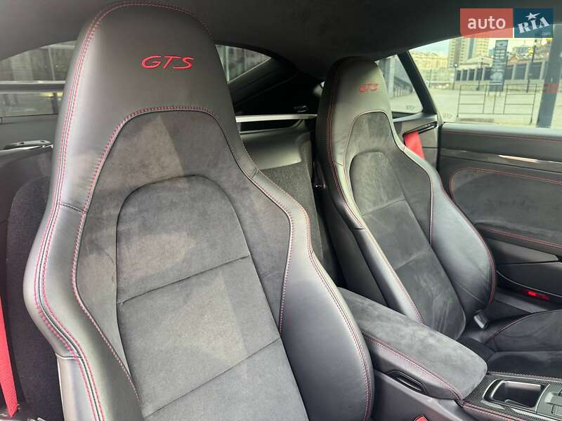 Купе Porsche Cayman 2018 в Киеве