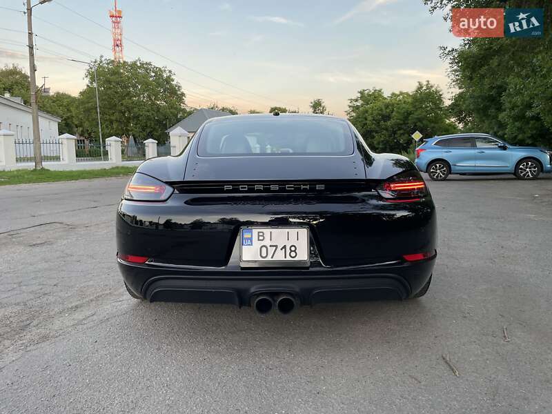 Купе Porsche Cayman 2017 в Полтаві