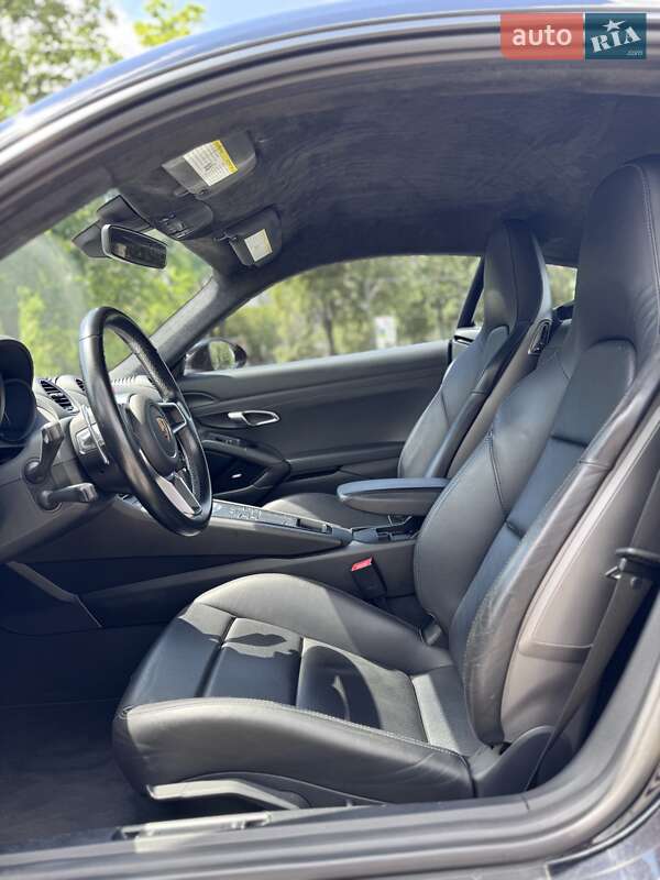 Купе Porsche Cayman 2017 в Днепре