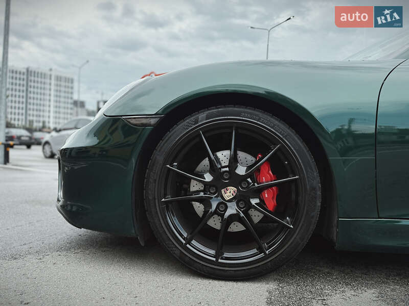 Купе Porsche Cayman 2015 в Киеве