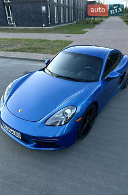 Купе Porsche Cayman 2017 в 