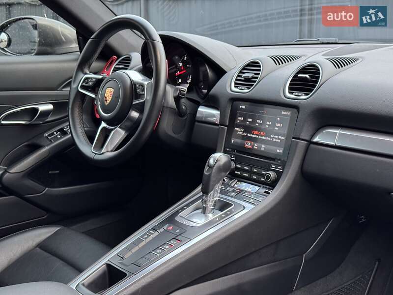 Купе Porsche Cayman 2019 в Києві фото 12 Купе Porsche Cayman 2019 в Києві