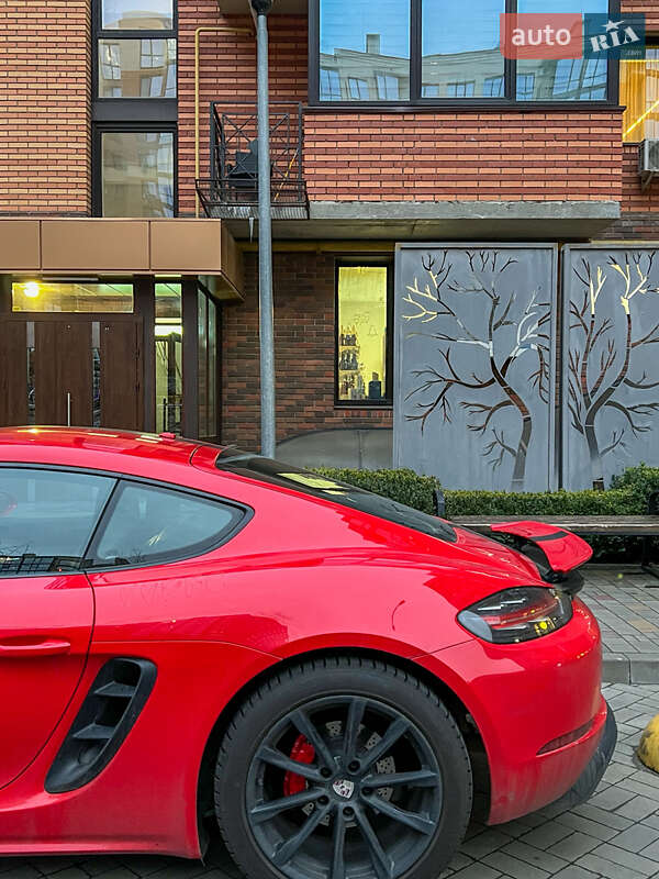 Купе Porsche Cayman 2017 в Луцке