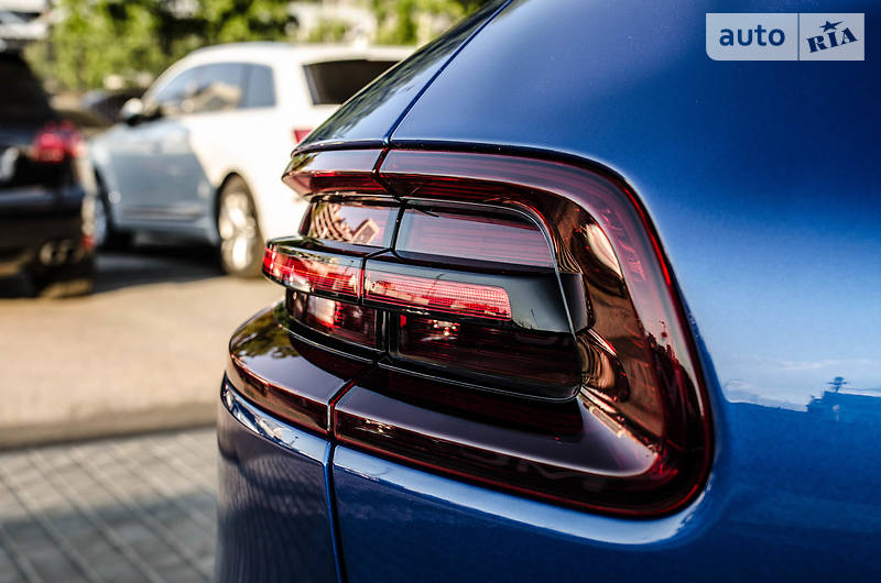 Позашляховик / Кросовер Porsche Macan 2016 в Києві