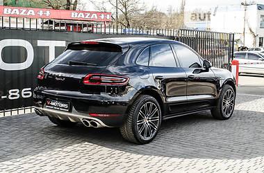 Позашляховик / Кросовер Porsche Macan 2015 в 