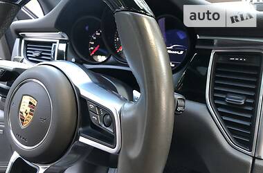 Позашляховик / Кросовер Porsche Macan 2016 в 