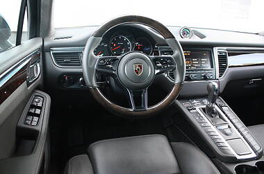 Позашляховик / Кросовер Porsche Macan 2015 в 