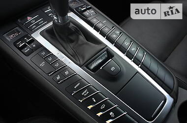 Позашляховик / Кросовер Porsche Macan 2015 в 