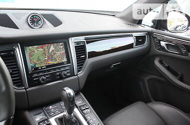 Позашляховик / Кросовер Porsche Macan 2015 в 