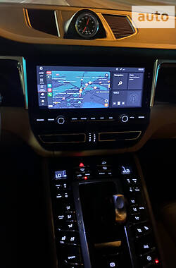 Позашляховик / Кросовер Porsche Macan 2019 в 