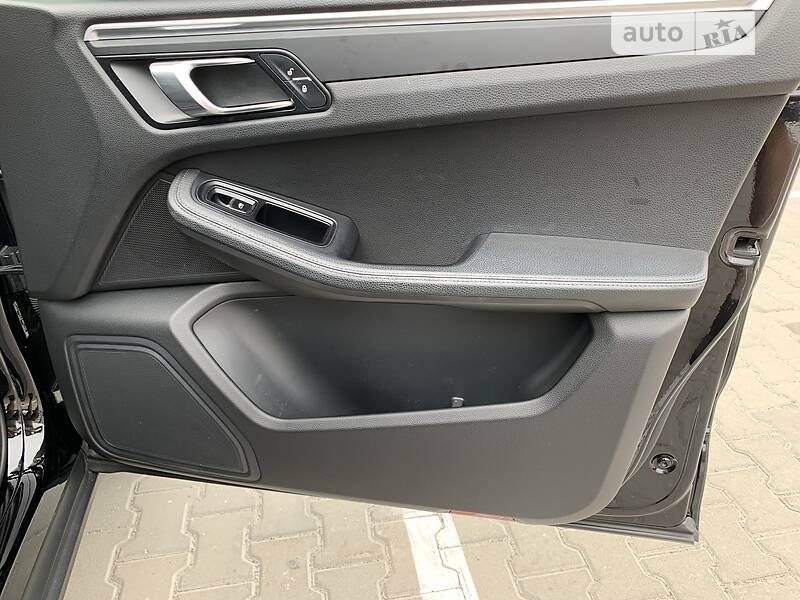 Внедорожник / Кроссовер Porsche Macan 2017 в Киеве