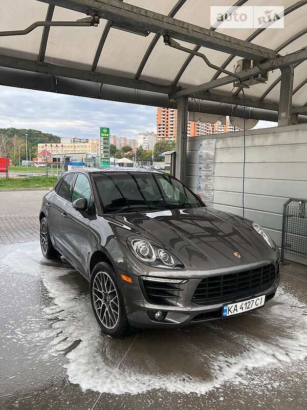 Внедорожник / Кроссовер Porsche Macan 2014 в 