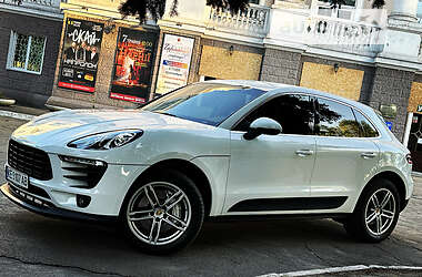 Внедорожник / Кроссовер Porsche Macan 2014 в 