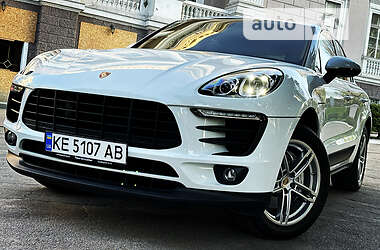 Внедорожник / Кроссовер Porsche Macan 2014 в 