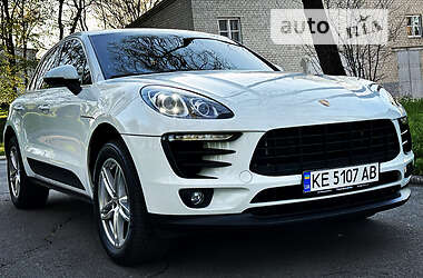 Внедорожник / Кроссовер Porsche Macan 2014 в 