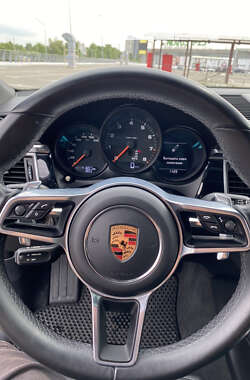 Внедорожник / Кроссовер Porsche Macan 2018 в 
