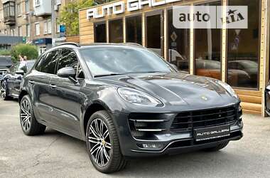 Внедорожник / Кроссовер Porsche Macan 2016 в 