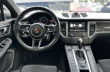 Внедорожник / Кроссовер Porsche Macan 2016 в 