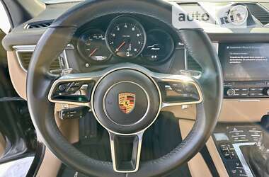 Внедорожник / Кроссовер Porsche Macan 2017 в 