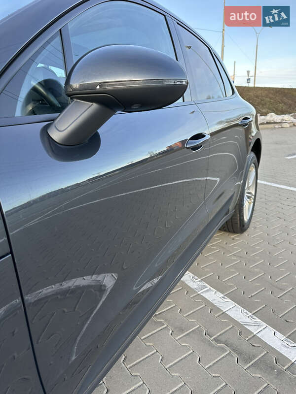 Внедорожник / Кроссовер Porsche Macan 2016 в Киеве