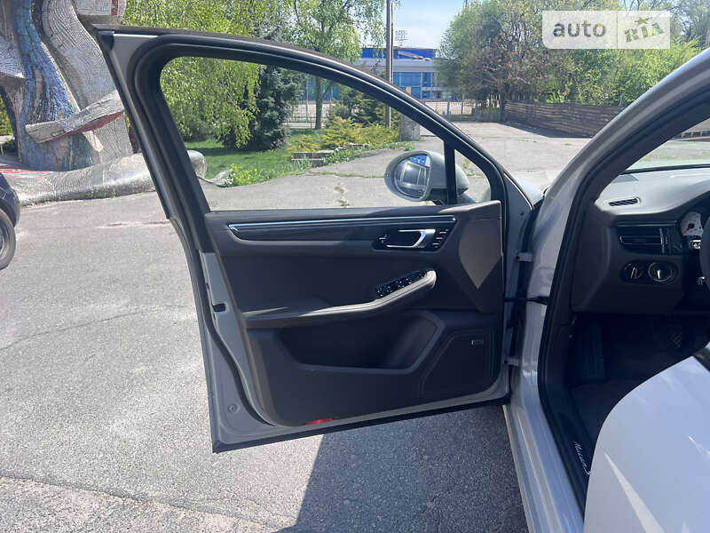 Позашляховик / Кросовер Porsche Macan 2019 в Дніпрі фото 9 Позашляховик / Кросовер Porsche Macan 2019 в Дніпрі