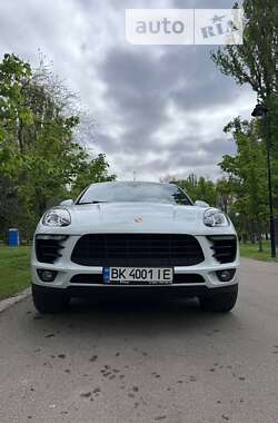 Внедорожник / Кроссовер Porsche Macan 2016 в Киеве