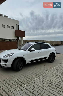Внедорожник / Кроссовер Porsche Macan 2017 в 