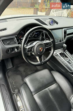 Внедорожник / Кроссовер Porsche Macan 2017 в 
