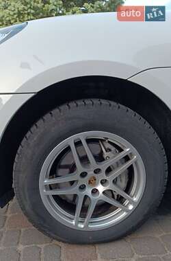 Внедорожник / Кроссовер Porsche Macan 2014 в 