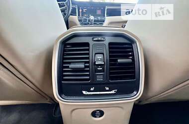 Позашляховик / Кросовер Porsche Macan 2019 в 