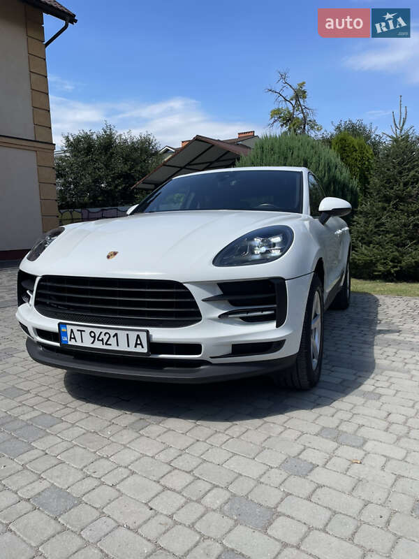 Внедорожник / Кроссовер Porsche Macan 2021 в 
