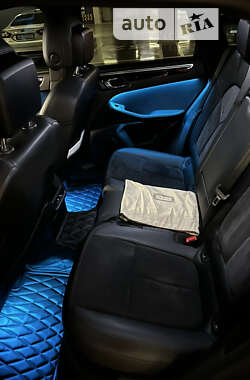 Внедорожник / Кроссовер Porsche Macan 2014 в 