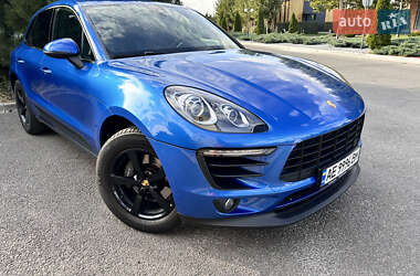 Внедорожник / Кроссовер Porsche Macan 2018 в 