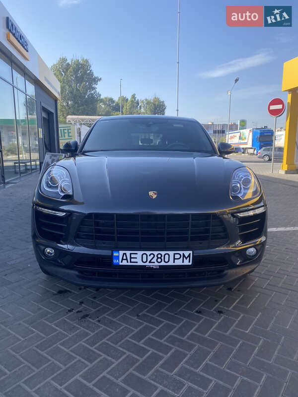 Позашляховик / Кросовер Porsche Macan 2016 в Дніпрі