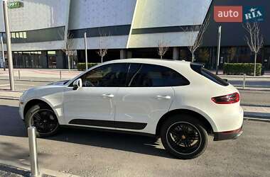 Внедорожник / Кроссовер Porsche Macan 2014 в 