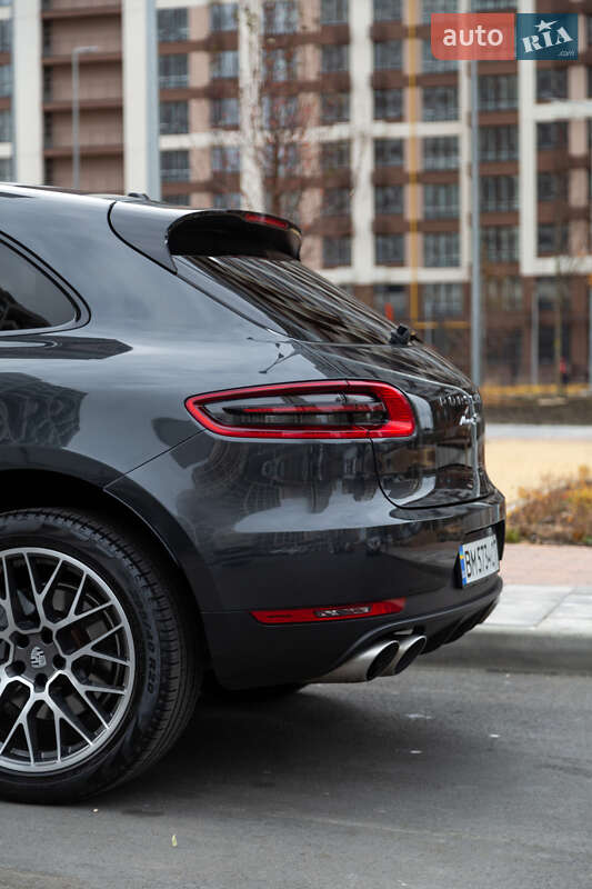 Внедорожник / Кроссовер Porsche Macan 2018 в Киеве фото 2 Внедорожник / Кроссовер Porsche Macan 2018 в Киеве