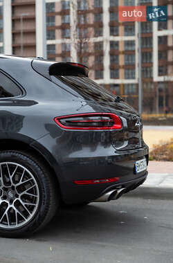 Внедорожник / Кроссовер Porsche Macan 2018 в 